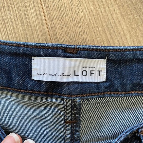 LOFT "Curvy Skinny" Jeans in Dark Blue Wash - Picture 4 of 11